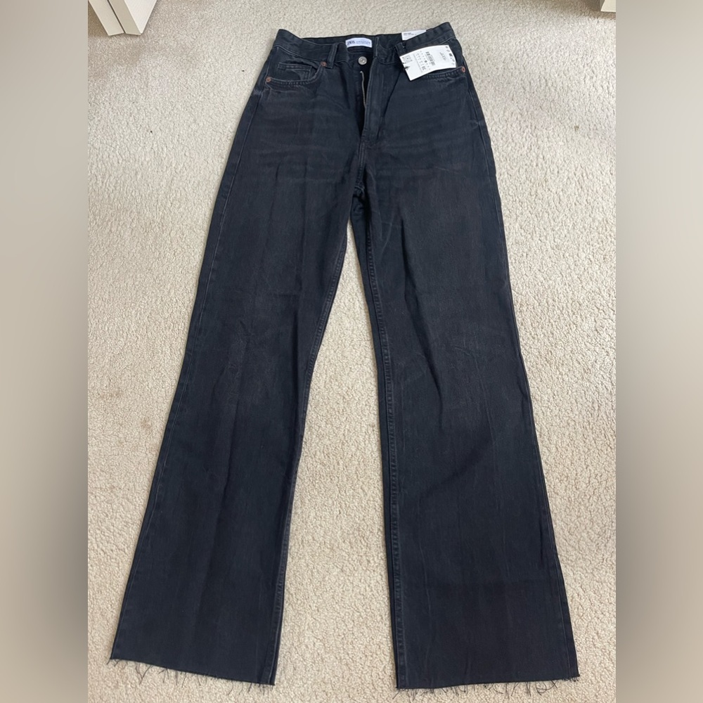 Zara high rise wide leg TRF jeans in black, size 6 US. New with tags, never worn
